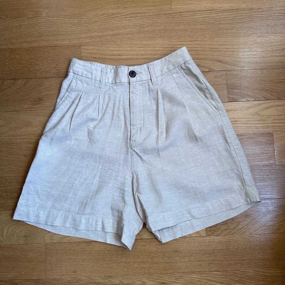 GAP Women's High Rise Pleated Linen Shorts - Size 0 - Excellent Condition! - Picture 2 of 5